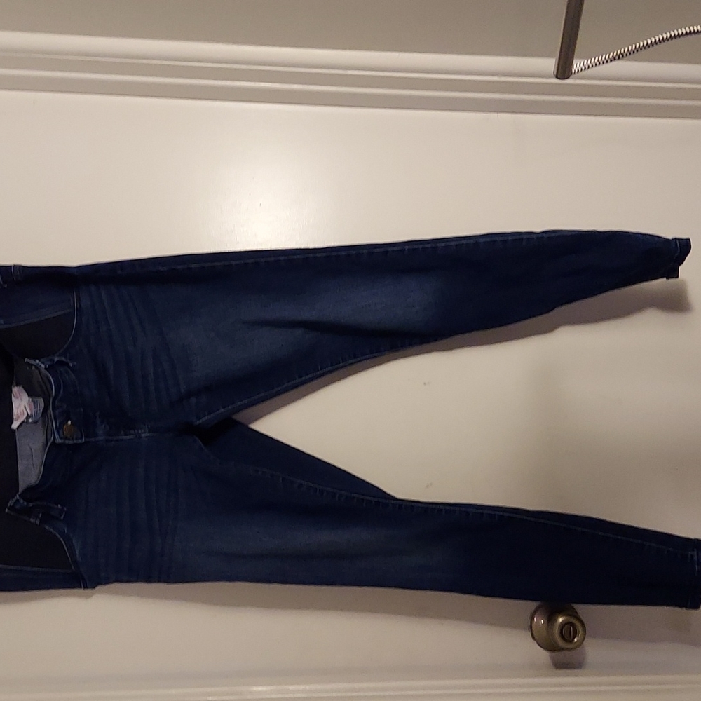 Jeans from Isabel Maternity by Ingrid & Isabel blue skinny